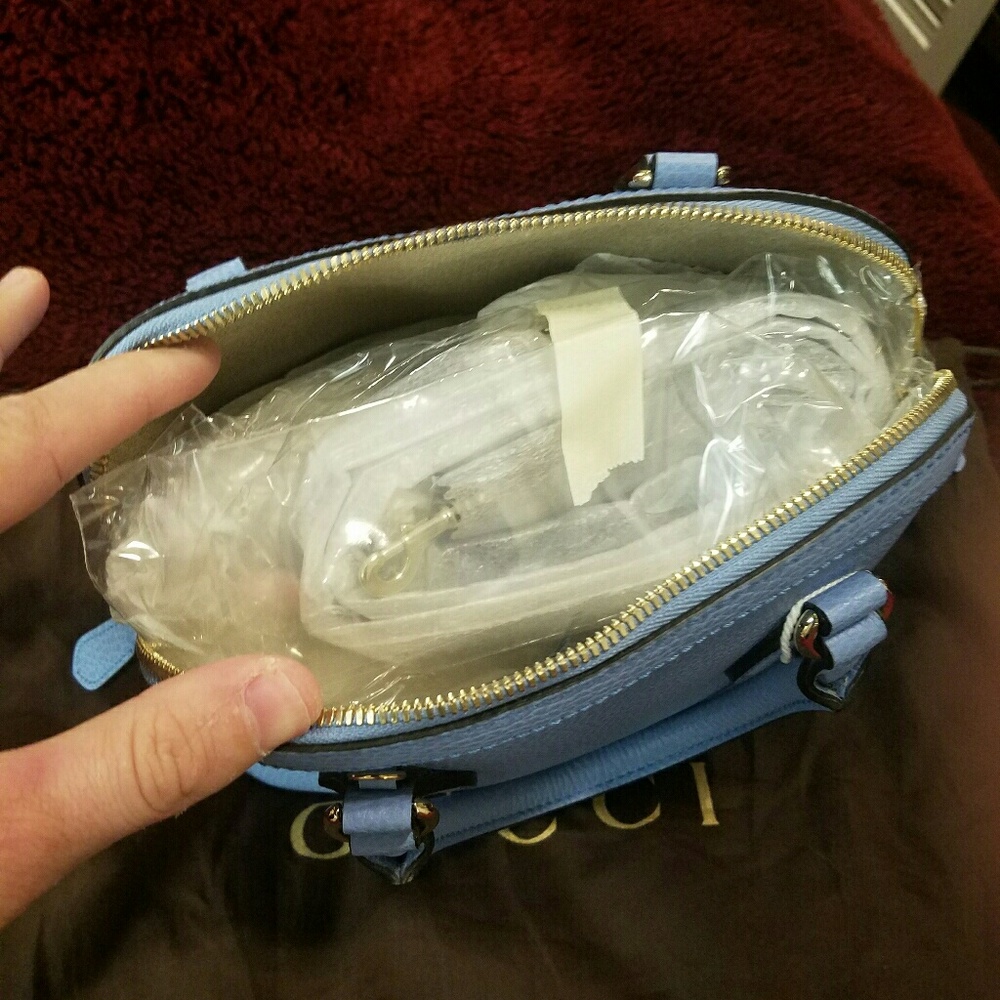 Gucci GG charm powder blue handbag! - Picture 5 of 8